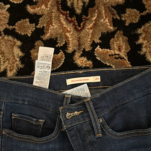 Great Levi’s stretch jeans size 24 - Picture 3 of 4